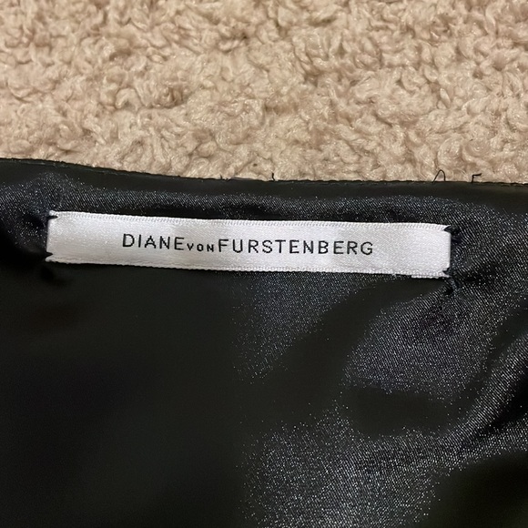 DIANE VON FURSTENBERG BODY CONSCIOUS PENCIL DRESS NWOT size 8 - Picture 13 of 15